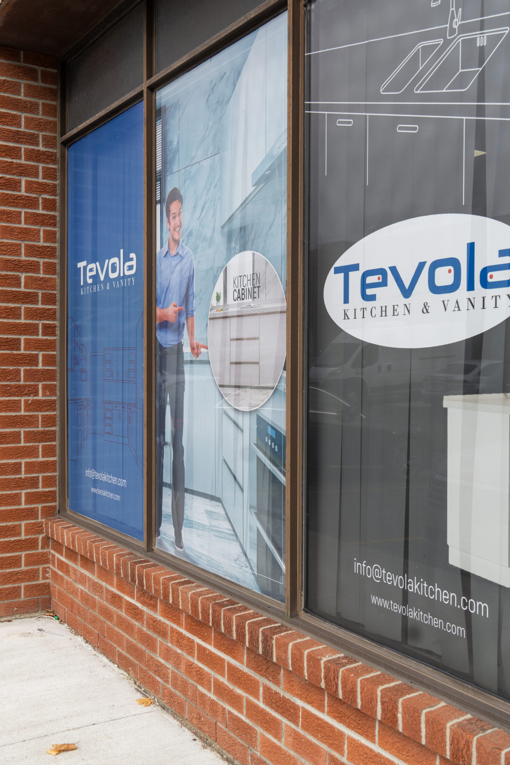 Retail display cabinetry